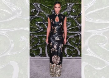 Foto/ Kim Kardashian tërheq vëmendjen në galanë e muzeut të George Lucas me një fustan të zi nga YSL