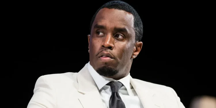 Raporti për jetën e privilegjuar të Sean “Diddy” Combs në burg: celularë, alkool dhe shërbime nga të dënuar të tjerë