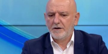 “Berisha gënjeu demokratët”- Bejko: Hyri në lojë paraja në formë dollari! Rrëmbeu PD, s’ka më të drejtën morale të fitojë zgjedhjet, është ende non grata