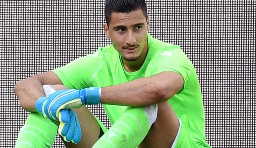 Goditje e rëndë për Kombëtaren  Strakosha me frakturë në dorë  Do mungojë në 4 sfidat e Nations League