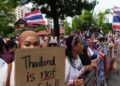 “Tajlanda nuk është në shitje”- Në Bangkok nisin protestat para Ambasadës së Izraelit!