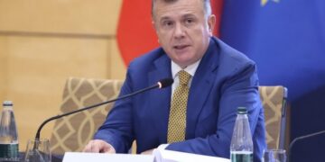 Balla në takimin e KPSA: Shpresojmë që vendimi i Apelit për krerët e UÇK të jetë i drejtë dhe pa ndikim politik! Reforma Territoriale kalon në…