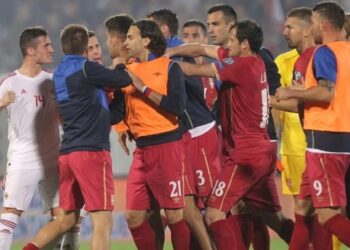 “Jo në emrin tim!”- Taulant Xhaka shpërthen pas vendimit të Hagës, reagimi i tij tërbon mediat serbe: Gjithmonë me ju!