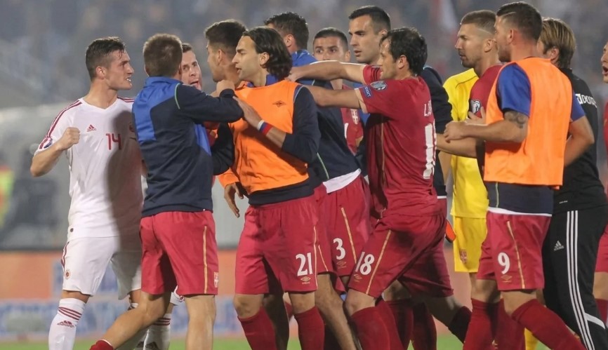 Jo në emrin tim    Taulant Xhaka shpërthen pas vendimit të Hagës  reagimi i tij tërbon mediat serbe  Gjithmonë me ju 