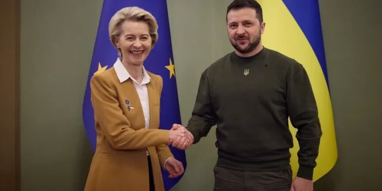 Takimi në Nju Jork, Zelensky dhe von der Leyen flasin mbi stabilitetin financiar të Ukrainës -