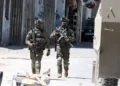 Forcat izraelite rrethojnë një xhami në Jerusalem pas një sulmi me armë -