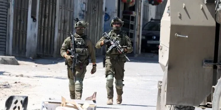 Forcat izraelite rrethojnë një xhami në Jerusalem pas një sulmi me armë -