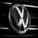 Volkswagen tërheq mbi 208 mije automjete për shkak të një defekti në sistemin e drejtimit