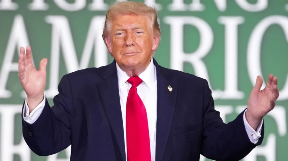 gjykata-bllokon-urdhrin-e-trumpit-per-kufizuar-marrjen-e-shtetesise-nga-lindja-ne-shba