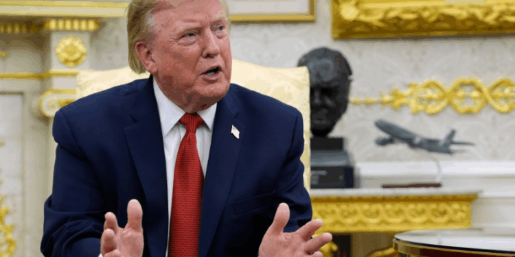 Trump: Nuk më intereson nëse vendet e Gjirit do të takohen me Iranin për të diskutuar për Hormuzin -