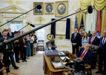 Tre media ndërkombëtare të njohura padisin administratën Trump për ndalimin nga Shtëpia e Bardhë!