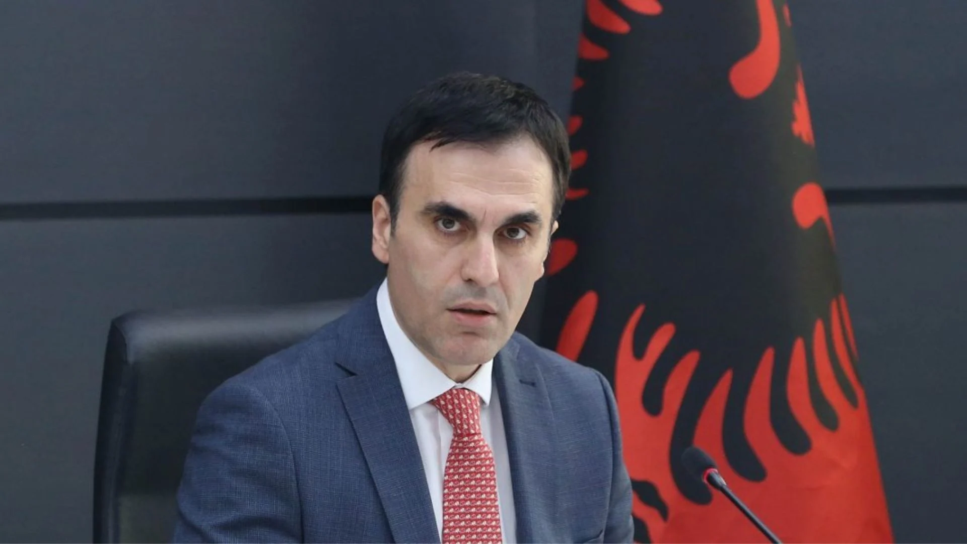 Debati për pagat e magjistratëve  Olsian Çela thërret mbledhje urgjente  zbardhen detajet