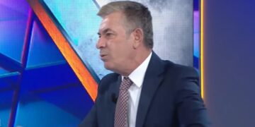 “Ishim mësuar që daja i politikës të hiqte vallen, tani…”- Vangjeli: Historia politike e Shqipërisë mund të shkruhet edhe përmes kronikës së zezë!