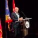 “Kudo që shkoj, ka shqiptarë që më qerasin”- Wesley Clark: Ndihem si pjesë e familjes! Historia kërkon guxim dhe ai solli ndryshimin në Kosovë (VIDEO)
