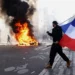 Luftë guerile në Francë: Mbi 1800 të arrestuar, një person humb jetën gjatë protestave, 1 500 dyqane të plaçkitura