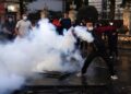 Deputeti i PS komenton protestuesin që mori mikrofonin në protestë: Ish-punonjës i SHIK-ut të Gazidedes, eksponent i hapur i PD-së