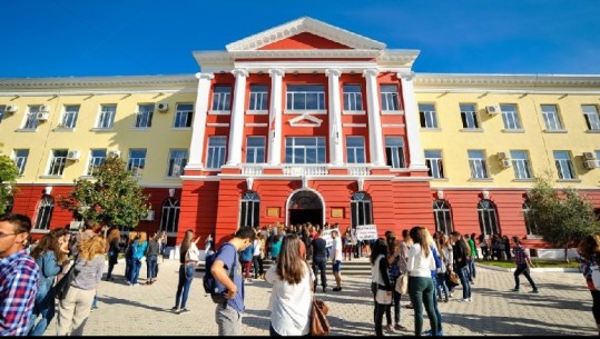Diplomat me pagesë në universitete  temat e diplomës shiten online deri në 400 euro  pedagogët ngrenë alarmin për plagjiaturën 