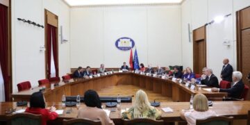 “48 orë përpara, jo sonte për nesër”/ Opozita kundërshton mbledhjen për buxhetin 2027, Bardhi: Po na fyejnë!