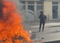 Përshkallëzohen protestat në Francë/Dhjetëra të plagosur, mbi 2 mijë të arrestuar, mbyllen qindra shkolla