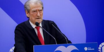 Berisha i kërkon dorëheqjen Ramës pas protestës së dhunshme: Po e çon vendin në konflikt civil