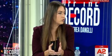 Deputetja e PS apel protestuesve: Nëse nuk doni dialog, eja të përballemi në zgjedhje