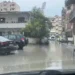 Reshjet e dendura të shiut përmbytin rrugët në Vlorë