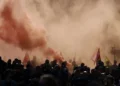Situatë kaotike nga protestat studentore në Francë: Mbi 440 të arrestuar dhe 76 të plagosur nga traziat