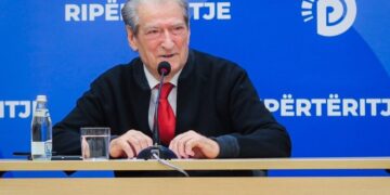 Berisha: Kur PD-ja të vijë në pushtet do dëmshpërblejë dhe dekorojë studentët që dënohen në protestë