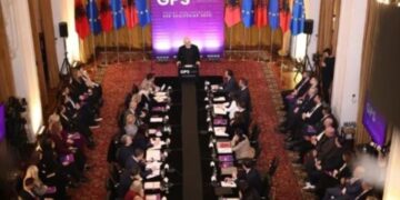 Rama mbledh grupin parlamentar të PS-së, në fokus përplasjet për Reformën Territoriale