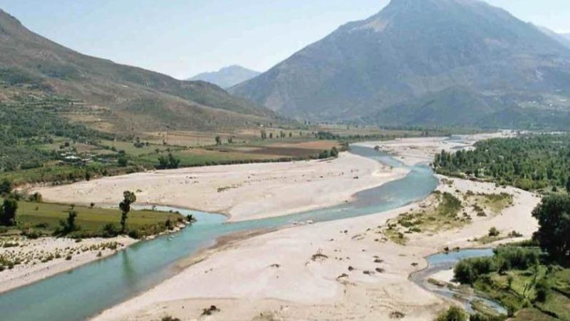 Dëmtoi habitatin e Vjosës me fadromë  arrestohet 44 vjeçari  procedohet një tjetër