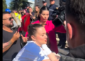 VIDEO / Protestuesit sulmojnë fizikisht një kameraman, kolegët i dalin në mbrojtje