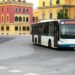 Protestat dhe bllokimet e rrugëve rëndojnë transportin urban e interurban, operatorët raportojnë humbje ekonomike nga ndërprerja e linjave