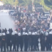 Vandalët përkrahen, policët sulmohen