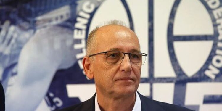 Hetimet për manipulim ndeshjesh, presidenti i Federatës Greke të Basketbollit jep dorëheqjen
