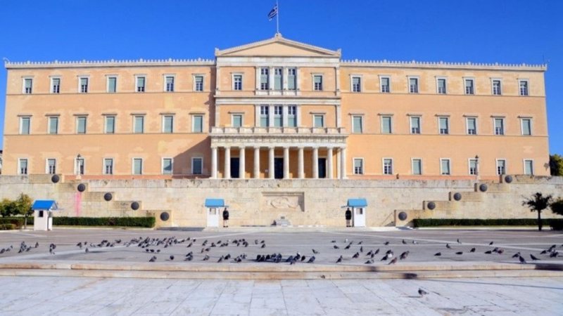 Alarm në Parlamentin grek  Telefonata anonime paralajmëron për bombë  autoritetet nisin kontrollet në godinë
