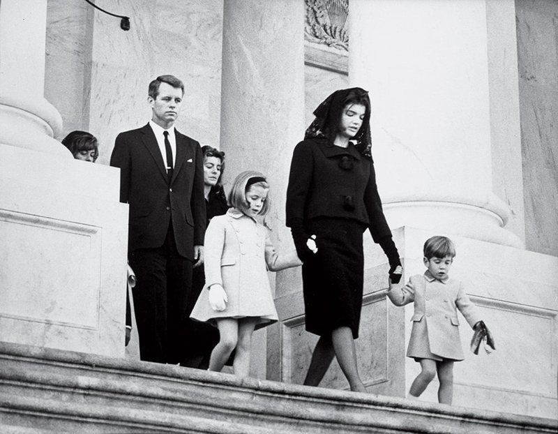  Mallkimi i Kennedy t  godet sërish  vdekjet tragjike që kanë shoqëruar një nga familjet më të njohura të Amerikës