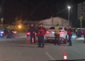 Policia “blindon” Vlorën, kontroll makinave me xhama të zinj, ja çfarë po verifikohet