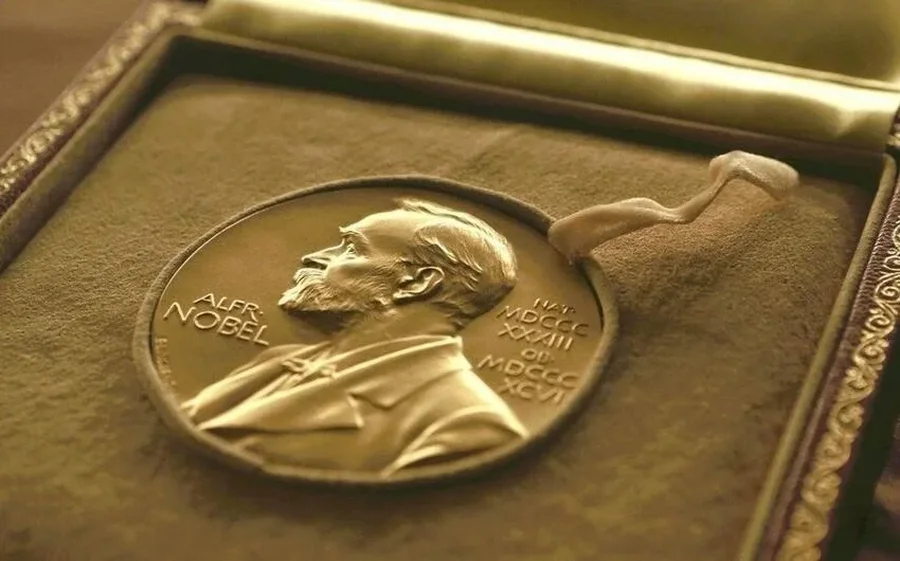 Nobeli i Letërsisë jepet të enjten  kush janë emrat e përfolur  shkrimtarët që e refuzuan çmimin dhe figurat e mëdha që mbetën jashtë listës së fituesve