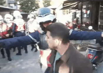 AGSH dënon dhunën ndaj gazetarëve gjatë protestës, kërkon ndërhyrjen e AMP-së dhe Prokurorisë