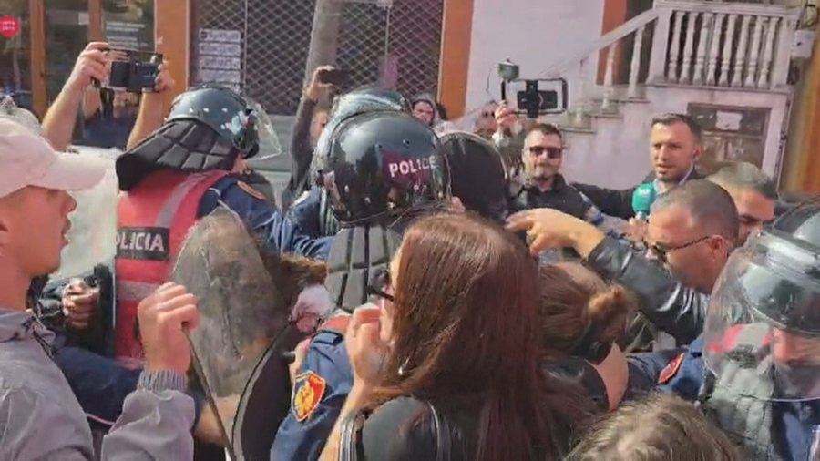 U godit me gur në kokë, komandanti i forcave të rendit në Shkodër në gjendje të rëndë