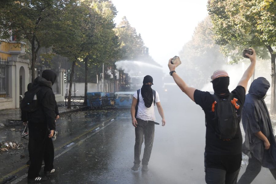 gjykata-e-tiranes-liroi-18-protestuesit-e-arrestuar-zbardhet-vendimi
