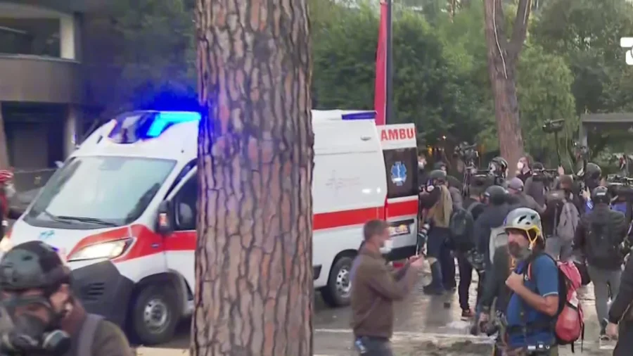 Bajrami apel studentëve  Distancohuni nga maskat  Faktorët e jashtëm mund të nxisin kaos  protestat duhet të jenë paqësore