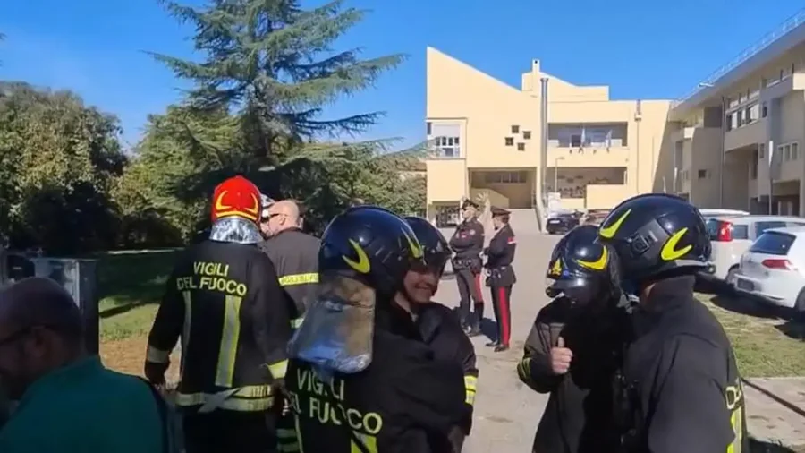 Alarm për bomba në shkollat italiane  evakuohen mbi 50 institucione pas emaileve anonime