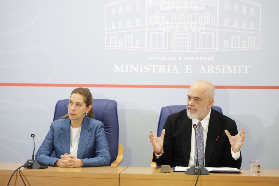 Rama porosi mësuesve  Shkruani ditarin e protestave  dokumentoni çfarë ndodhi