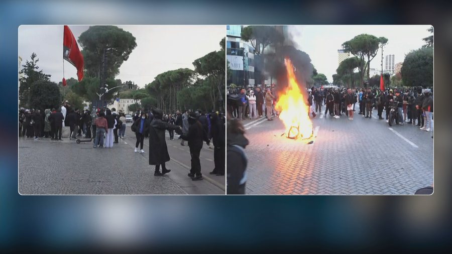 Flakët përfshijnë karriget e Ramës para Kryeministrisë  protestuesit refuzojnë dialogun dhe kërkojnë dorëheqjen e kreut të qeverisë