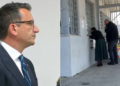 “Në izolim me tre vrasës serial”, pas letrës së Veliajt, e ëma shkon për ta takuar në burg