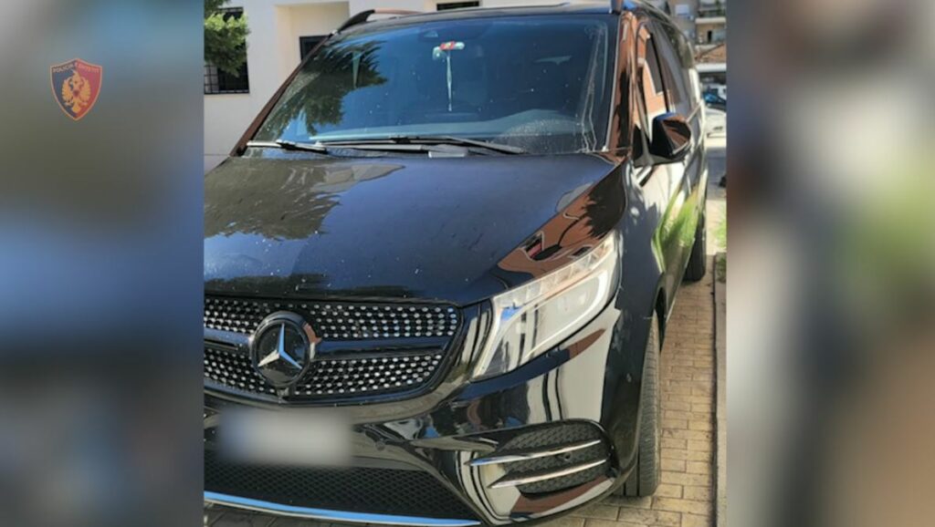 Transportonte emigrantë të paligjshëm në Greqi  në pranga 42 vjeçari  I sekuestrohen 6800 euro