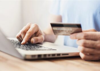 Blerjet online, projektligji ndalon komentet e rreme dhe vlerësimet që mashtrojnë konsumatorët