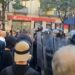 Pedagogët i bashkohen protestës para Ministrisë së Arsimit, policia hedh ujë për shpërndarjen e tyre