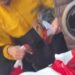 VIDEOLAJM / Protestuesit pajisen me maska e doreza! Kush është donatori…?